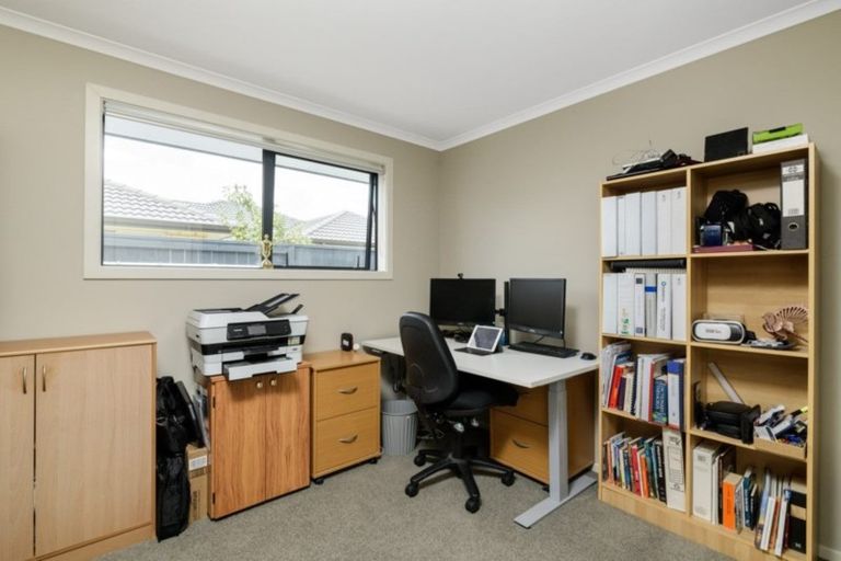 Photo of property in 21 Livingstone Drive, Papamoa Beach, Papamoa, 3118