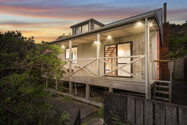 Photo of property in 2b Happy Valley Road, Owhiro Bay, Wellington, 6023