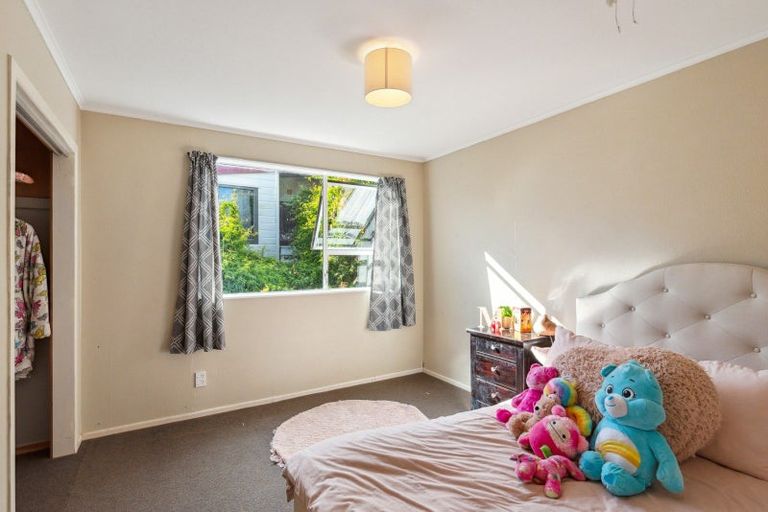 Photo of property in 39 Tennis Court Road, Raumati South, Paraparaumu, 5032