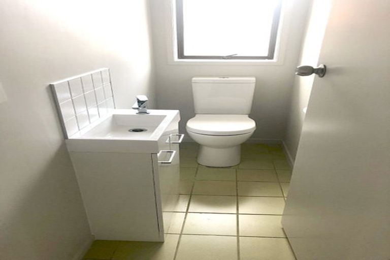 Photo of property in 2/92 Nile Road, Milford, Auckland, 0620