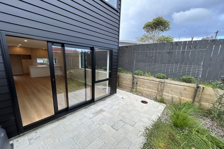 Photo of property in 11 Whati Lane, Henderson, Auckland, 0612