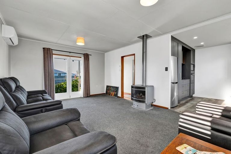 Photo of property in 37 Reid Avenue, Hawera, 4610