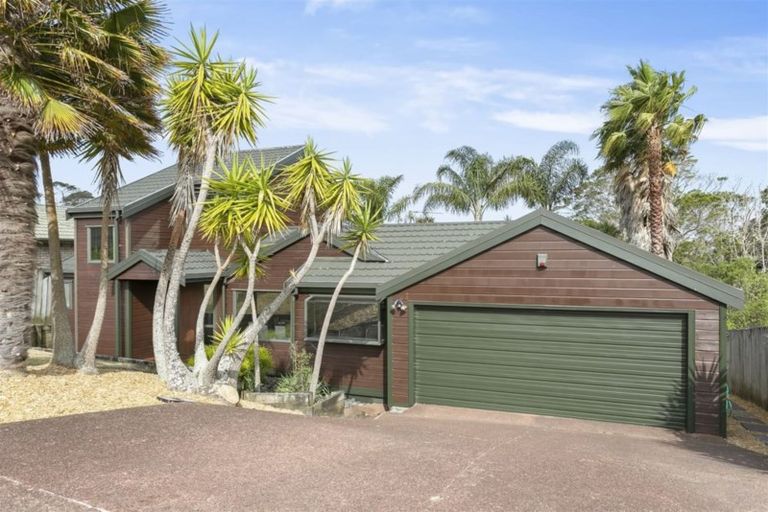 Photo of property in 44 San Valentino Drive, Henderson, Auckland, 0612