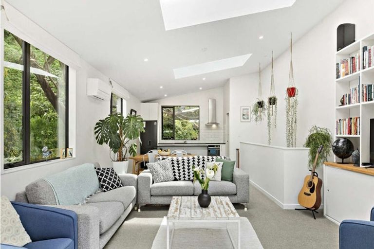 Photo of property in 1/18 Oriental Terrace, Oriental Bay, Wellington, 6011