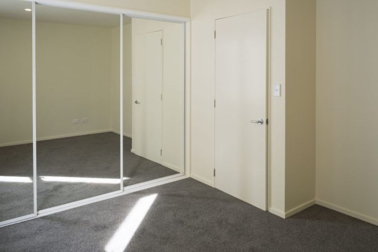 Photo of property in Pirie Street Townhouses, 18/35u Pirie Street, Mount Victoria, Wellington, 6011