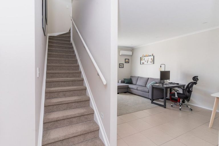 Photo of property in 5 Poaka Road, Hobsonville, Auckland, 0616