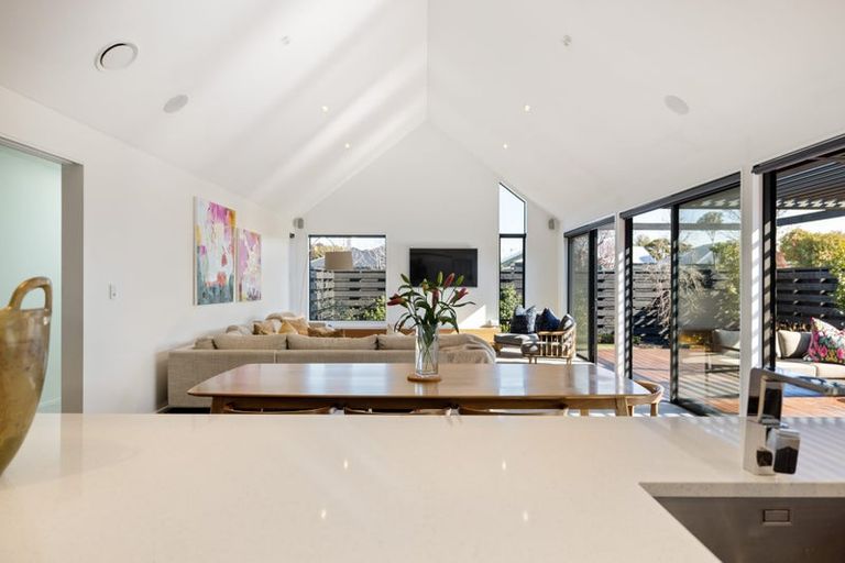 Photo of property in 18 Alpha Avenue, Strowan, Christchurch, 8052