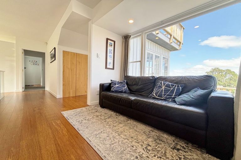 Photo of property in 108 Dyers Pass Road, Cashmere, Christchurch, 8022