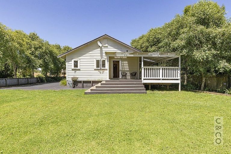 Photo of property in 74 Awaroa Road, Helensville, 0800