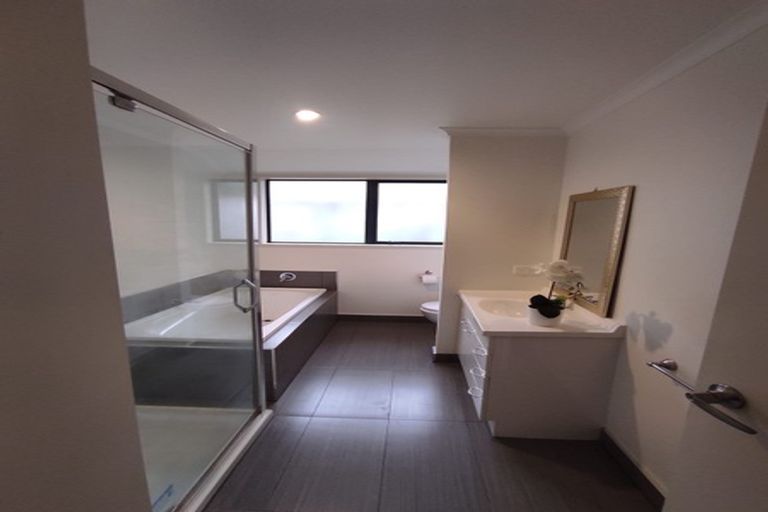 Photo of property in 19 Mcgowan Rise, Tuakau, 2121