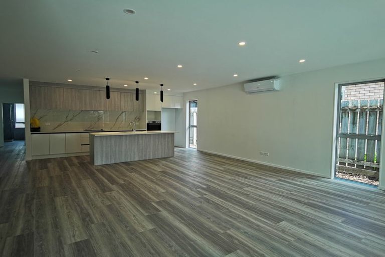 Photo of property in 25a Lillian Place, Orewa, 0931