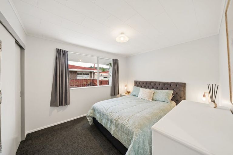 Photo of property in 2/13 Roband Crescent, Brown Owl, Upper Hutt, 5018