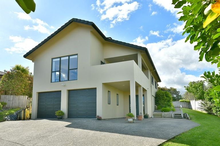 Photo of property in 16 Te Kauri Place, Helensville, 0800