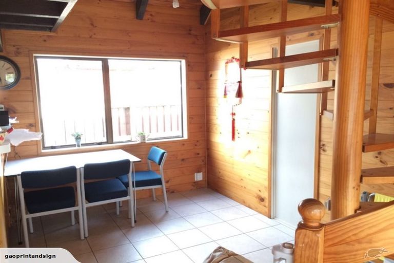 Photo of property in 197 Henderson Valley Road, Henderson, Auckland, 0612