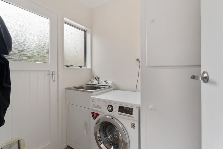 Photo of property in 16 Puriri Road, Waikanae, 5036