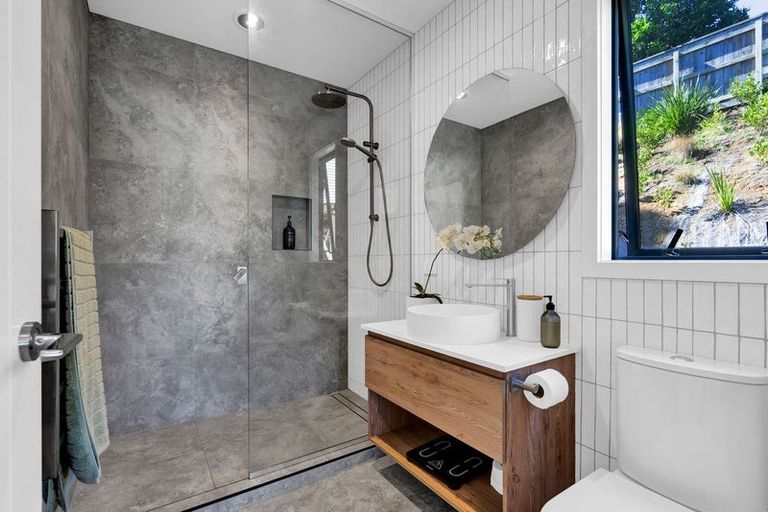 Photo of property in 6e Burns Street, Westown, New Plymouth, 4310
