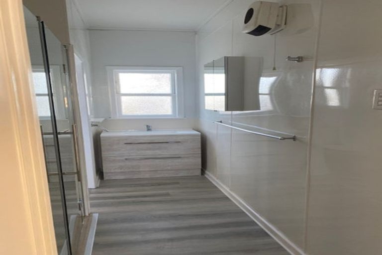 Photo of property in 77 Bridge Street, Bulls, 4818