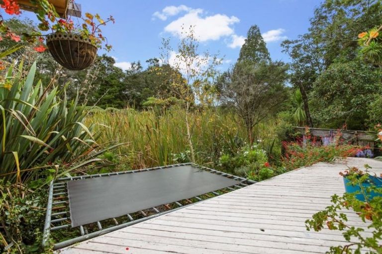 Photo of property in 29 Onedin Place, Titirangi, Auckland, 0604