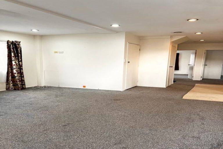 Photo of property in 38 Kenderdine Road, Papatoetoe, Auckland, 2025