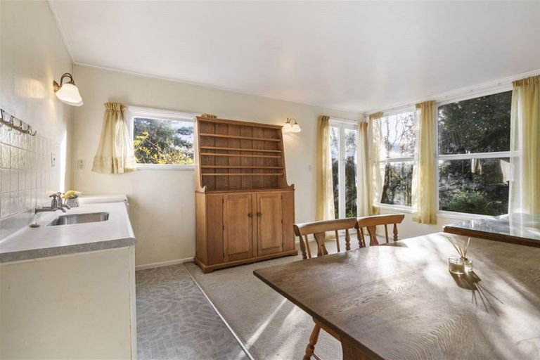 Photo of property in 6 Penton Road, Stanmore Bay, Whangaparaoa, 0932