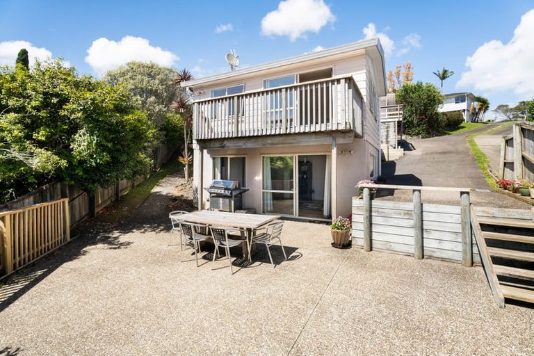 Photo of property in 1/28a Tamahere Drive, Glenfield, Auckland, 0629