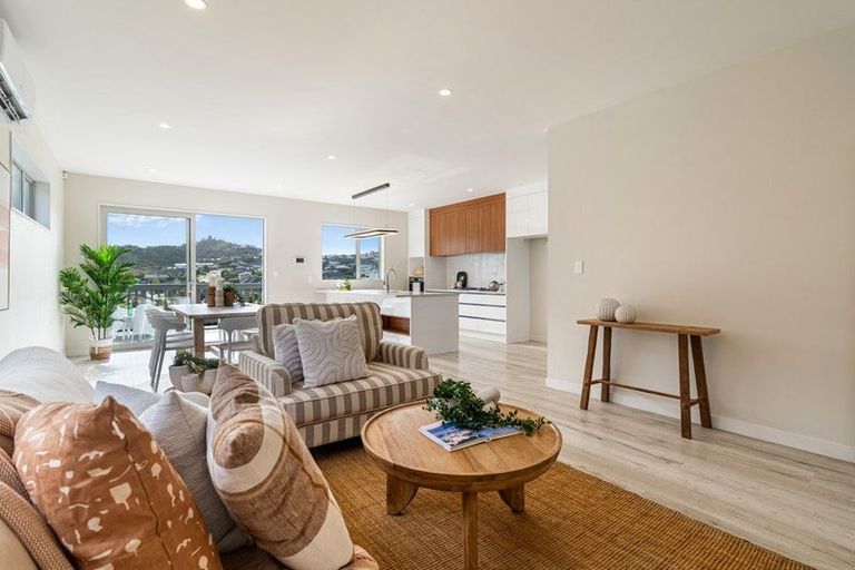 Photo of property in 28 Bine Crescent, Orewa, 0931