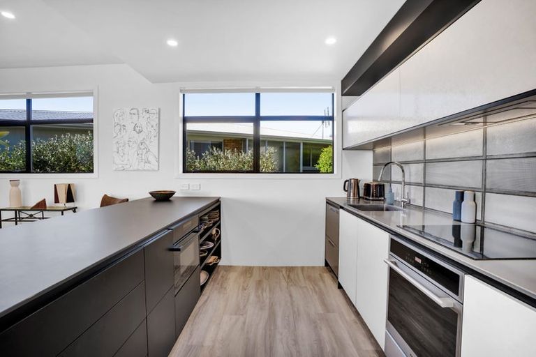 Photo of property in 40d Awanui Street, Merrilands, New Plymouth, 4312