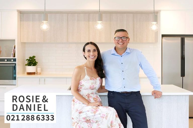 Photo of property in 16 Taikata Road, Te Atatu Peninsula, Auckland, 0610