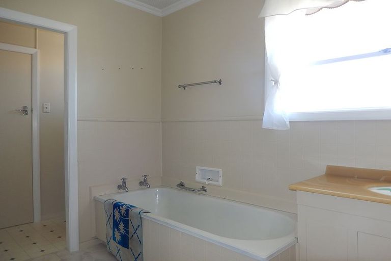 Photo of property in 8 Sandringham Street, Oamaru North, Oamaru, 9400
