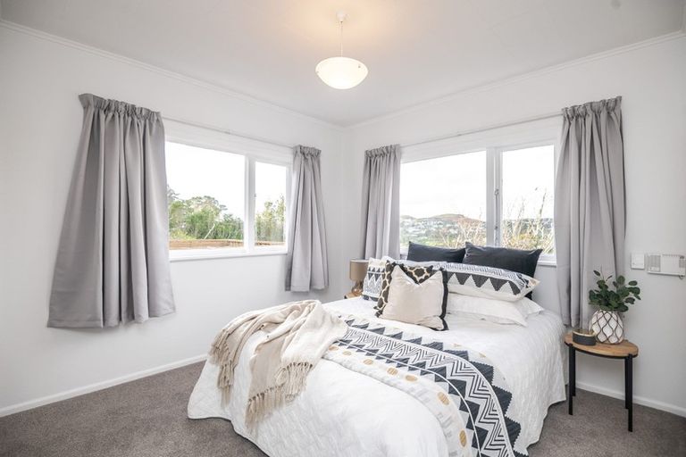 Photo of property in 119 Ruskin Road, Newlands, Wellington, 6037