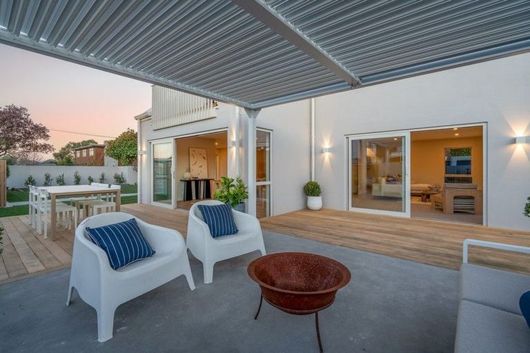 Photo of property in 76 Wai-iti Terrace, Bryndwr, Christchurch, 8052