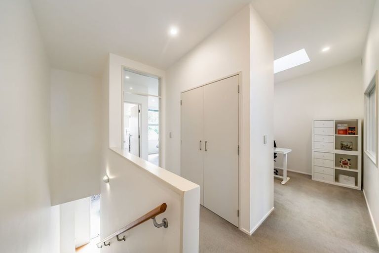 Photo of property in 60 Saddleback Grove, Karori, Wellington, 6012