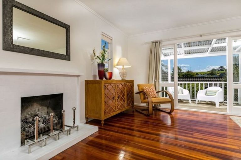 Photo of property in 18 Kenmure Avenue, Forrest Hill, Auckland, 0620