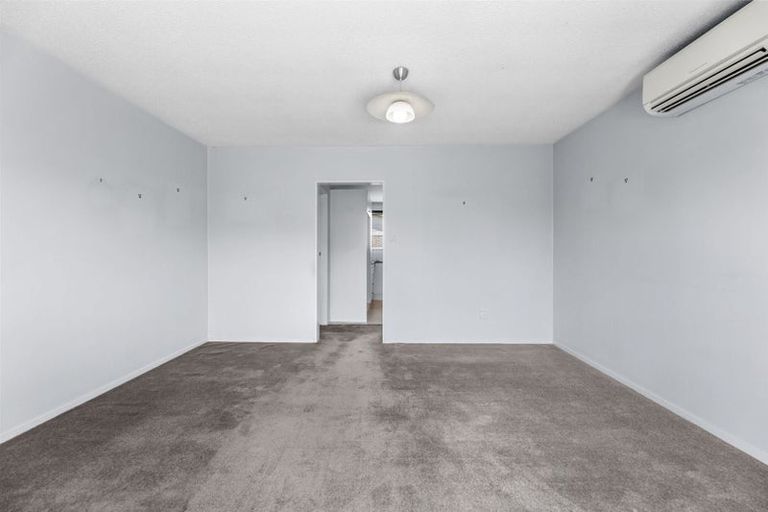 Photo of property in 15 Chipping Lane, Redwood, Christchurch, 8051