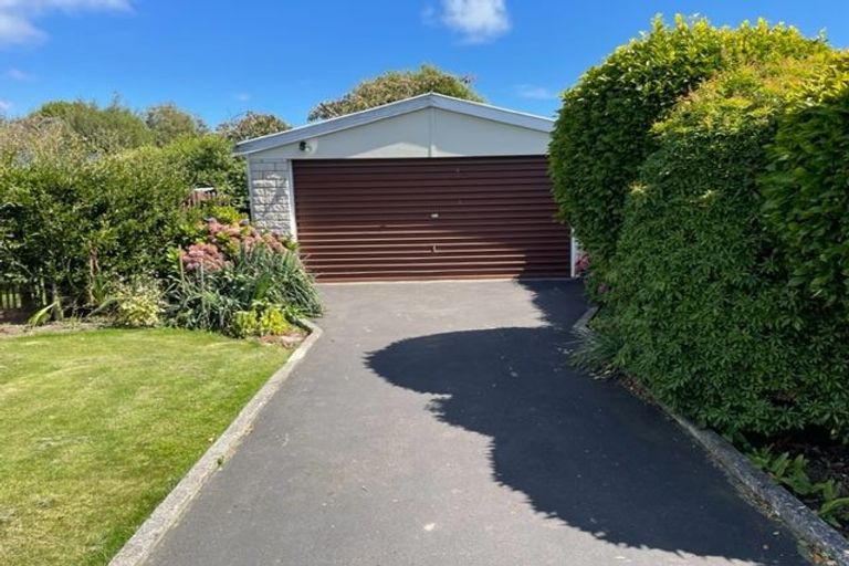Photo of property in 39 Dunbarton Street, Redwood, Christchurch, 8051
