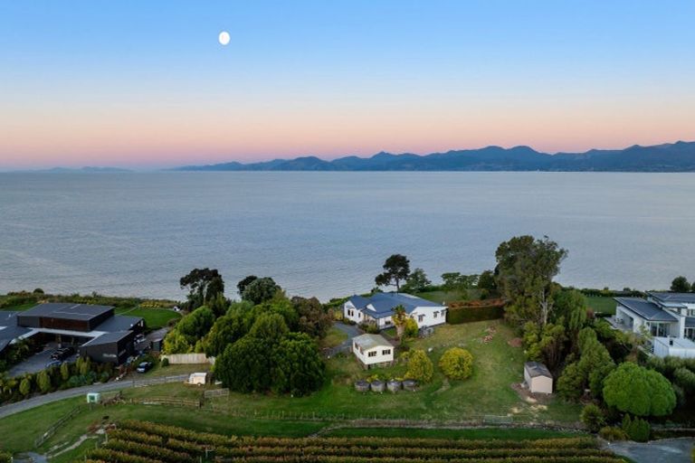 Photo of property in 15 Aporo Road, Ruby Bay, Upper Moutere, 7173