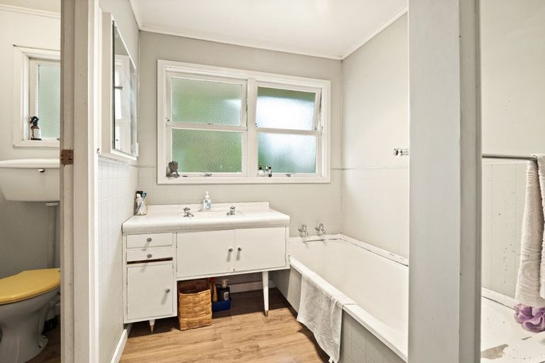 Photo of property in 15 Middleton Road, Kew, Dunedin, 9012
