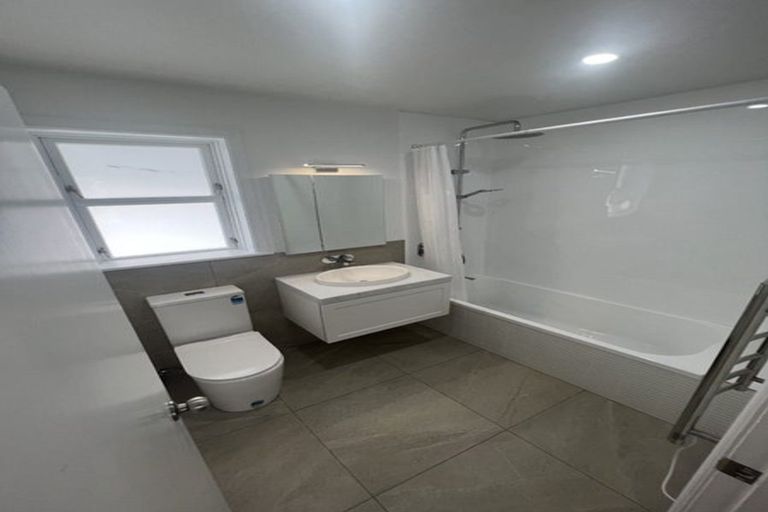 Photo of property in 162 Queen Street West, Levin, 5510