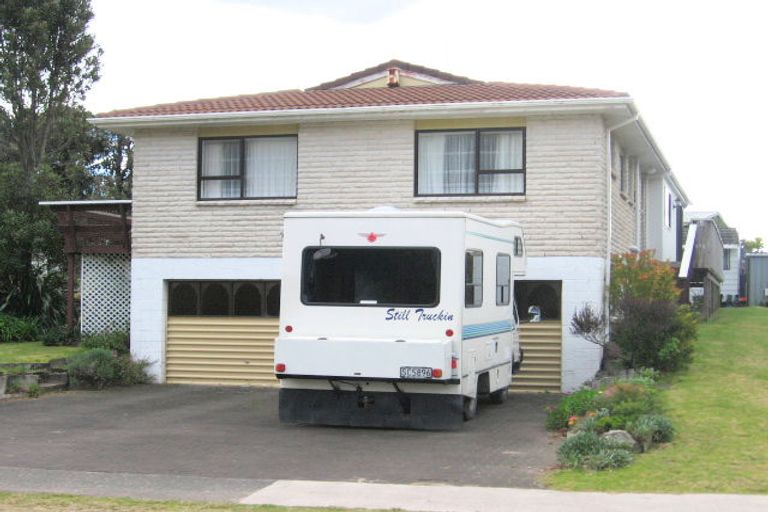 Photo of property in 17 Pauanui Beach Road, Pauanui, Hikuai, 3579