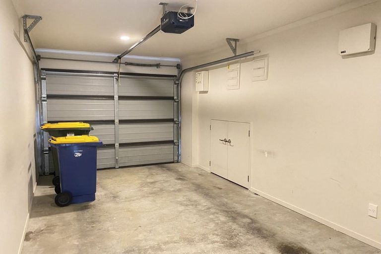 Photo of property in 2/2 Swan Hill Drive, Glen Eden, Auckland, 0602