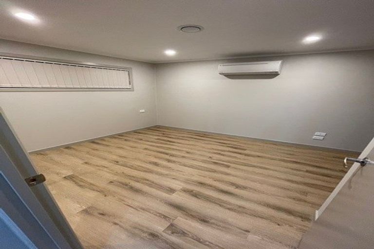 Photo of property in 16 Walworth Avenue, Pakuranga Heights, Auckland, 2010