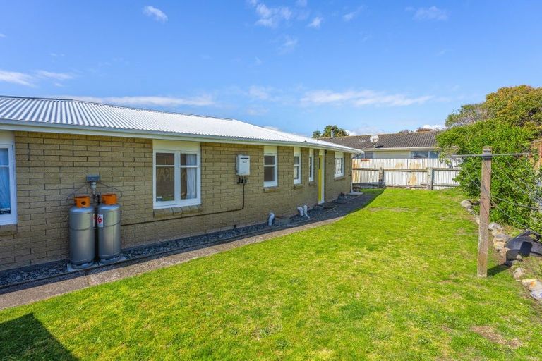 Photo of property in 4 Colenso Place, Otaki Beach, Otaki, 5512