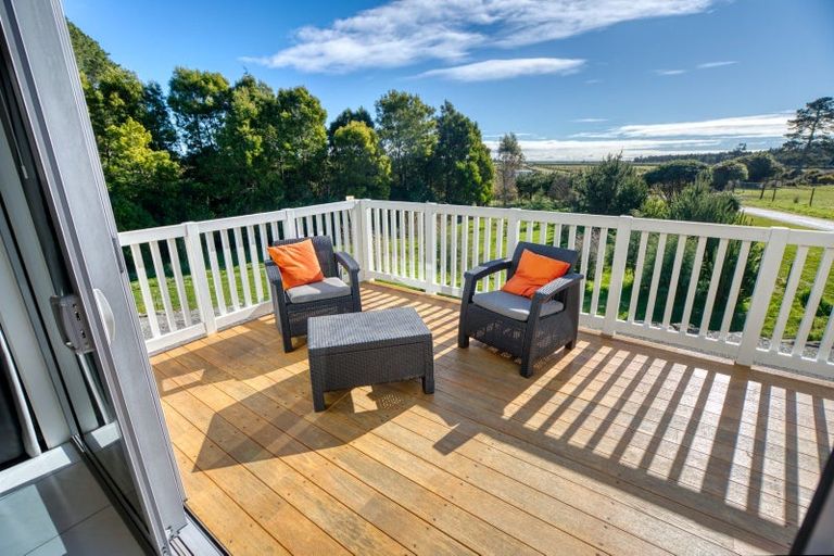 Photo of property in 91 Beach Road, Kakapotahi, Ross, 7885