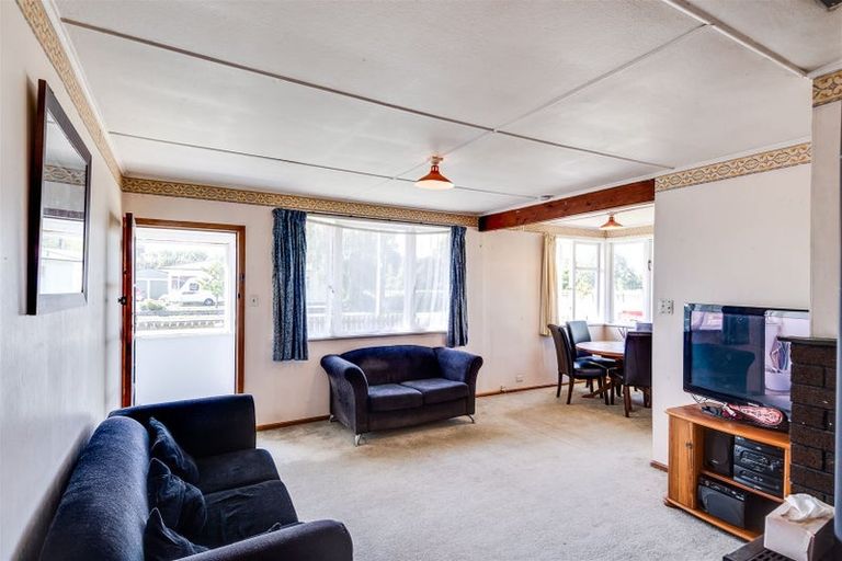 Photo of property in 42 Francis Drake Street, Waipukurau, 4200