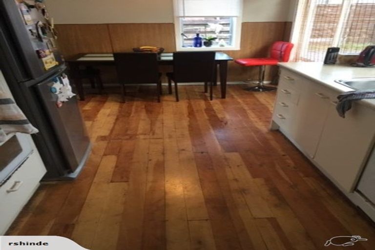 Photo of property in 4 Kaurilands Road, Titirangi, Auckland, 0604