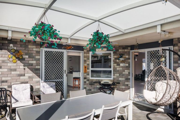 Photo of property in 12 Lancewood Lane, Roslyn, Palmerston North, 4414