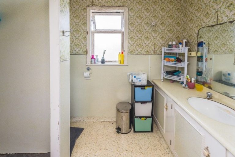 Photo of property in 70 Manuka Street, Castlecliff, Whanganui, 4501