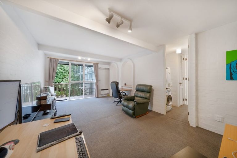 Photo of property in 141j Churton Drive, Churton Park, Wellington, 6037