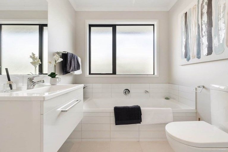 Photo of property in 3a Henry Curd Terrace, Pukekohe, 2120