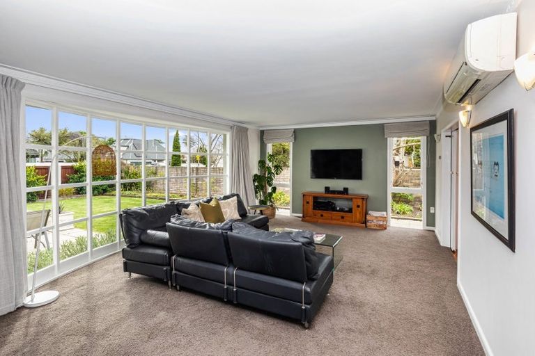 Photo of property in 90 Clyde Road, Ilam, Christchurch, 8041